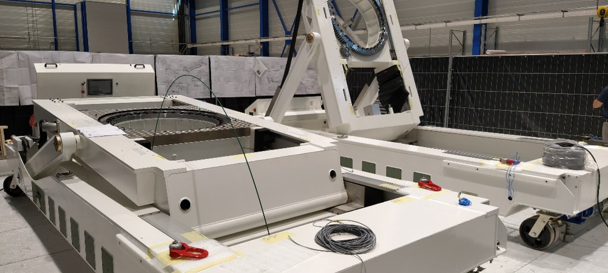 SPACECRAFT ROTATING TILTING STAND