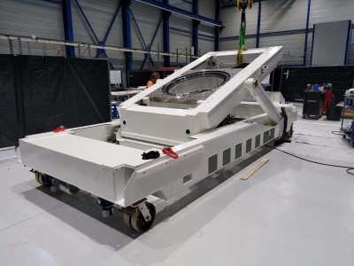 SUPPORT ROTATIF ET INCLINABLE POUR ENGIN SPATIAL