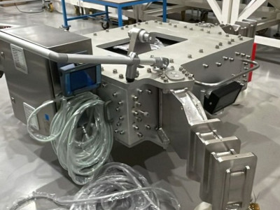 PALONNIER VERTICAL POUR SATELLITE