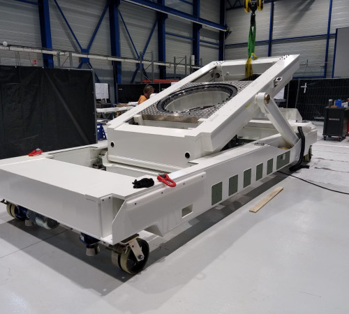 SUPPORT ROTATIF ET INCLINABLE POUR ENGIN SPATIAL