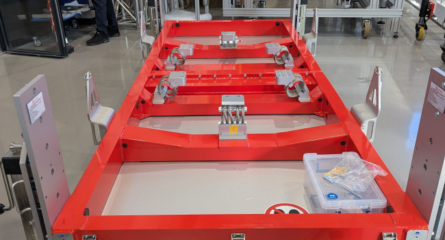 ÉQUIPEMENTS MGSE D'ASSEMBLAGE ET D'INTÉGRATION POUR LE PROGRAMME HUMMINGSAT